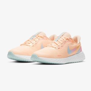 Nike Revolution 5 SE Crimson Tint Glacier Athletic Running Shoes